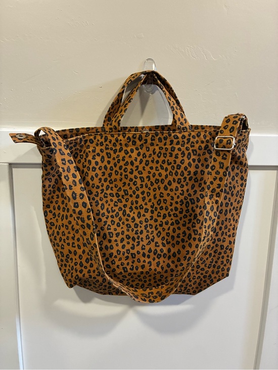 BAGGU Handbags - BAGGU Leopard Print Tote in Brown and Black